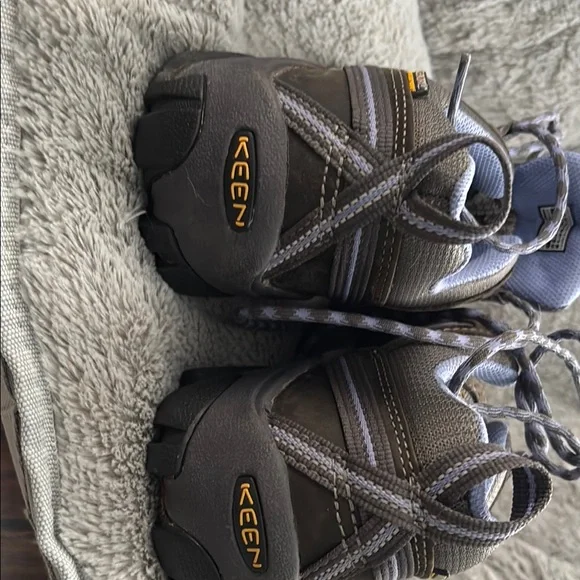 Keen Waterproof Hiking Shoes women’s size 8 - Picture 4 of 9